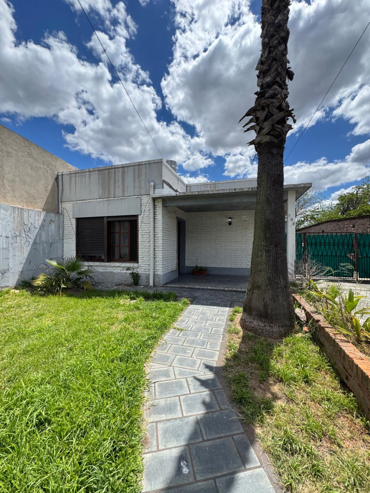 CASA EN PH , 4 AMB CENTRO DE BELLA VISTA, USO PROFESIONAL/COMERCIAL O VIVIENDA