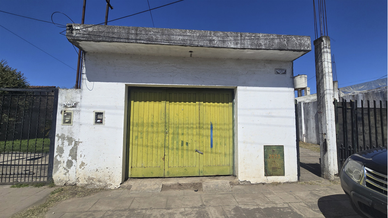 VENTA Casa al Fondo + Local Comercial, a 400mts De Pueyrredón y a 500mts de Av. Gaspar Campos